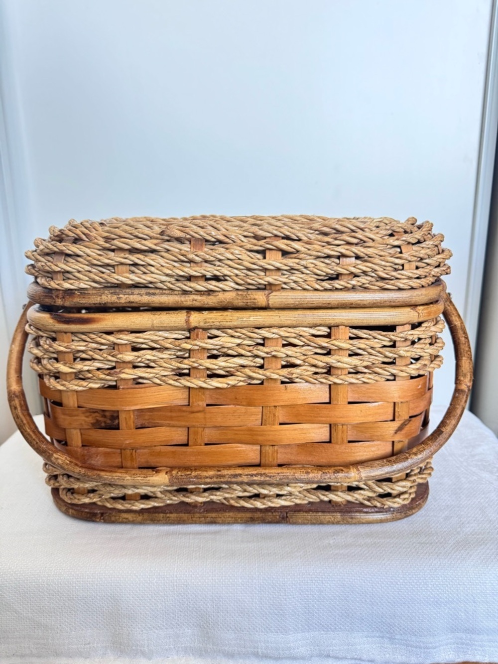 Vintage Boho Mixed Wicker Seagrass Picnic Basket with Bamboo Handles and Lid